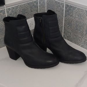 Black boots